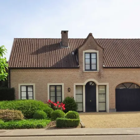 Luxury Holiday Home with Sauna and Jacuzzi in Heers