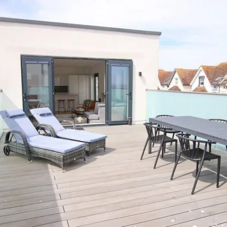 Sea View Terrace & Beach Access in Worthing