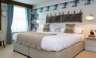 The Elephant at the Market