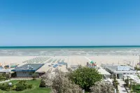 Kiss Beachfront Hotel & Restaurant - Sea View