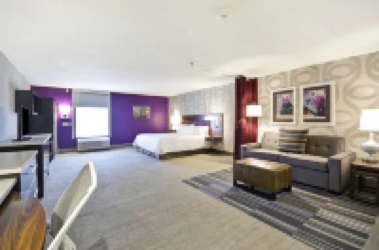 Home2 Suites by Hilton - Kansas City Airport
