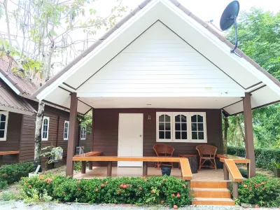 Sunrise Resort Hotels in Amphoe Bang Saphan