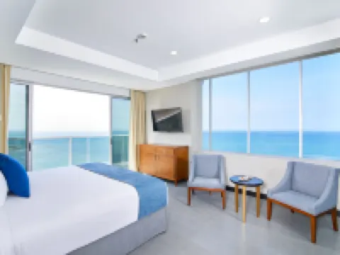 Wyndham Manta Sail Plaza Hotel and Convention Center โรงแรมในมันตา