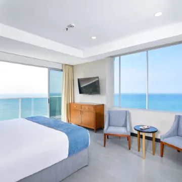 Wyndham Manta Sail Plaza Hotel and Convention Center