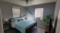 2 bedroom Coastal bungalow minutes from St Simons - 2-Star