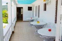 Hunter's Rest Villa Hotels in Galina