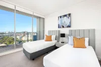 The Alta Apartments by Urban Rest Отели в г. Surry Hills