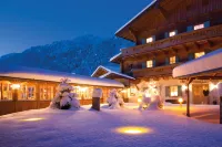Wander und Wellnesshotel Waidringer Hof 4-Sterne-Superior · 1. Glückshotel in Tirol Hotels in der Nähe von Loferer Alm Bahn 2