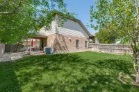 Beautiful & Cozy, BMT Friendly near SeaWorld 3mi/Six Flags 14mi/Lackland 8mi Hotels near Walmart Supercenter