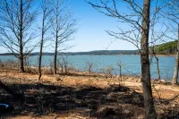 “The Sugarloaf Mountain Cabin” A Charming Lakefront Escape!!