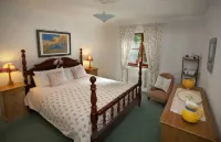 Charming Bungalow with countryside views, close to the South West Coast Path.