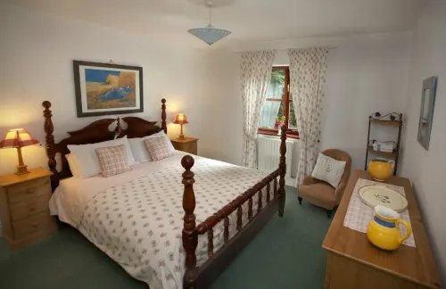 Charming Bungalow with countryside views, close to the South West Coast Path.