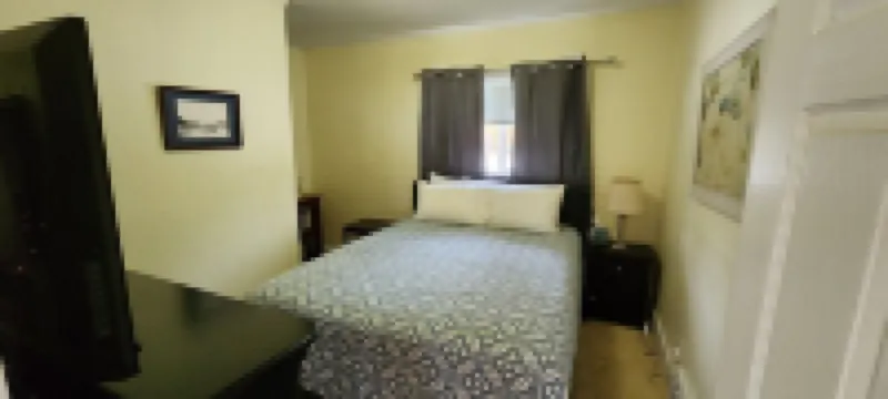 Coeur d'Alene's Famous Lakeshore Cottage Next to Sander's Beach and Tubb's Hill!