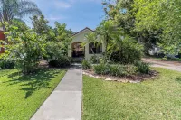 Downtown Lakeland - Be our Guest at Casa Serenada! - Pet friendly 레이크랜드 린더 국제공항 주변 호텔