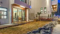 Namhae Lounge 32 Resort C Hotels near Imjinseong Fortress