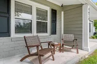 Private Backyard and Access to Exclusive Club - Inviting Modern Oasis