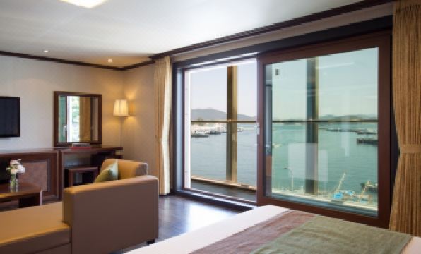 4. 통영엔초비관광호..