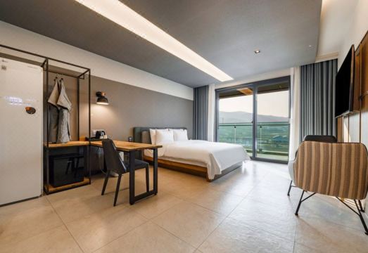 안성 숙소 비교 사진