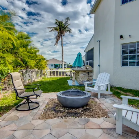 Golden Globe - luxury on the canal with pool/spa