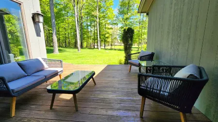 Tranquil Retreat - Spa, Tennis, Pool, Golf, Wifi, Deck Отели рядом с достопримечательностью «Понд Хилл Фарм»