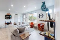 Modern, Dog-Friendly Home with a Full Kitchen, Washer/Dryer, Furnished Patio فنادق في باندون