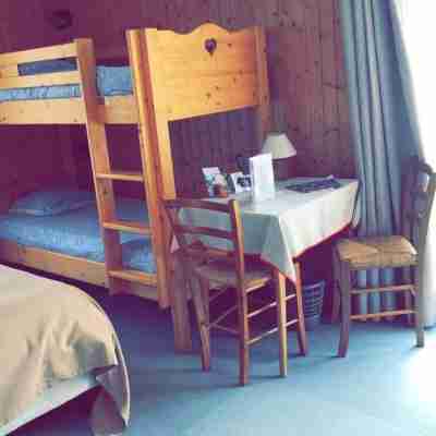 Logis Hôtel la Boule de Neige Rooms