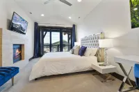 Free Mountain Bikes! on Canyons Golf Course with Hot Tub, Multiple Balconies and BBQ Grill