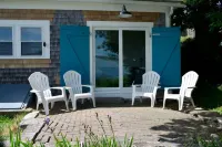 Breathtaking Ocean Views and Cozy Atmosphere - Charming Cottage Retreat