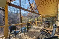WiFi, Hot Tub & Pets - EagleRock Retreat in Red River Gorge, KY! Hotels in Lee County