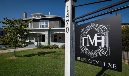 Bluff City Luxe Midtown: 3800 sf, King Bd, 2 Game Rooms, Chef's Kitchen, Gym Отели рядом с достопримечательностью «Зоопарк Мемфиса»