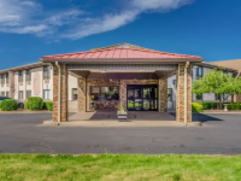 Comfort Inn & Suites Hotels in West Springfield