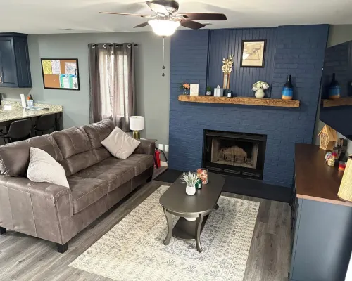 Charming 2-bedroom 2-bath condo with WiFi in Monroe City by Mark Twain Lake Hotels in Ralls County