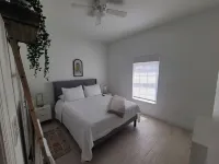 Spacious and beautiful house in Ocala Fl, 20 min from the club equestrian center Hotels near Spruce Creek Preserve Guard