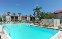 Scenic Patio and Fishing Pier Access - Charming Florida Hideaway