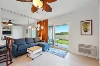 Ocean View and Jacuzzi Tub - Cozy Tropical Retreat