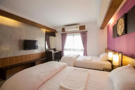 Baan Ing Ping Отели рядом с достопримечательностью «Wat Chai Mongkol»