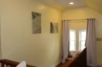 Charming Modern Retreat Near Downtown Jeffersonville & Bob Hedge Park