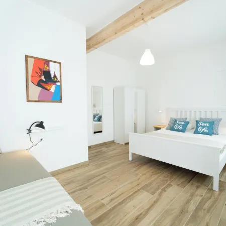 Velis - Art & Hospitality