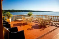 Hotel Villa del Lago Hotels in Flores