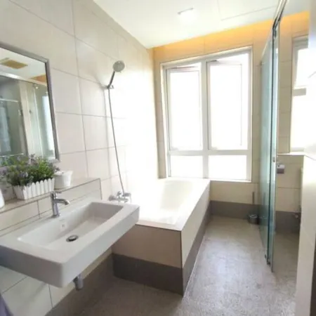 Cozy 121 Octagon 2 Bedrooms Condo Wide City View Отели рядом с достопримечательностью «Kam Sui Aquarium Shop»