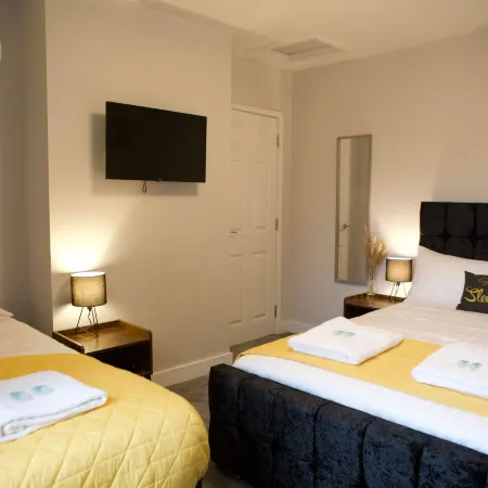 The Sailing Club - 6 Bedroom Hot Tub Town Centre