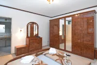 Retreat with Sauna, Hot Tub