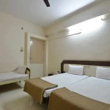 Hotel Maya Deluxe