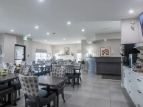 Amsterdam Inn & Suites Moncton โรงแรมในมองก์ตัน