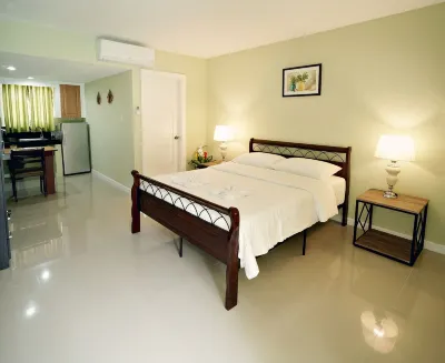 Coco Cabana Apartelle Hotels near Moadto Strip