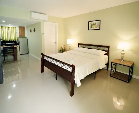 Coco Cabana Apartelle Отели рядом с достопримечательностью «South Farm Panglao Bohol»