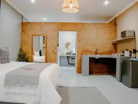 Lighthouse Guesthouse & Cafe Hotels in Southern