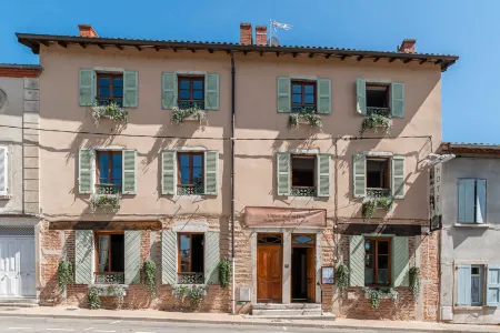 Hôtel Au Coq Dort Spa Отели в г. Шатийон-Сюр-Шаларон