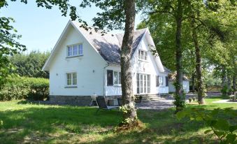 Superb Holiday Home with Garden in Serinchamps