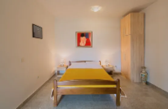 Madra Rooms and Apartments